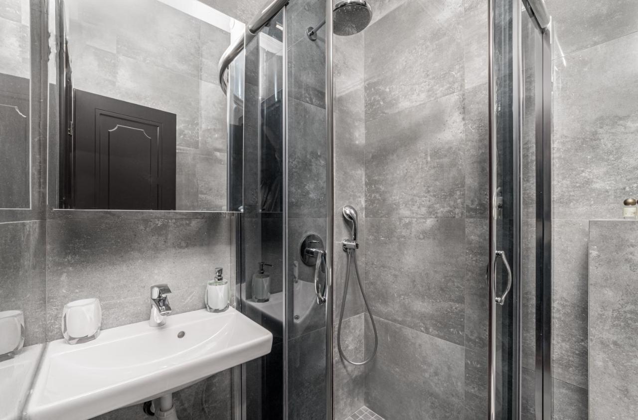 Apart Hotel D'Monica Odessa Eksteriør bilde